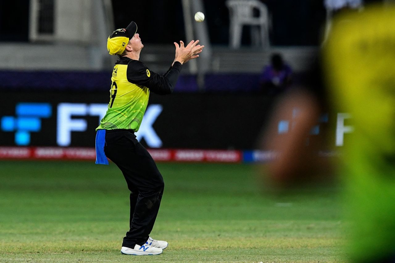 Steven Smith catches Avishka Fernando, Australia vs Sri Lanka, 2021 Men's T20 World Cup, Dubai, October 28, 2021