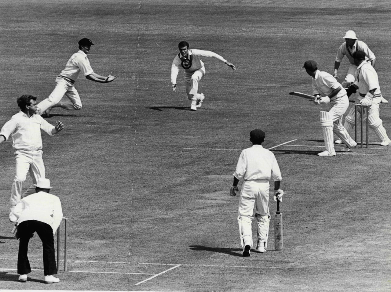 Ashley Mallett takes a catch to dismiss John Wilson off Ken Cunningham, New South Wales vs South Australia, Sheffield Shield, 1st day, Sydney, February 28, 1969