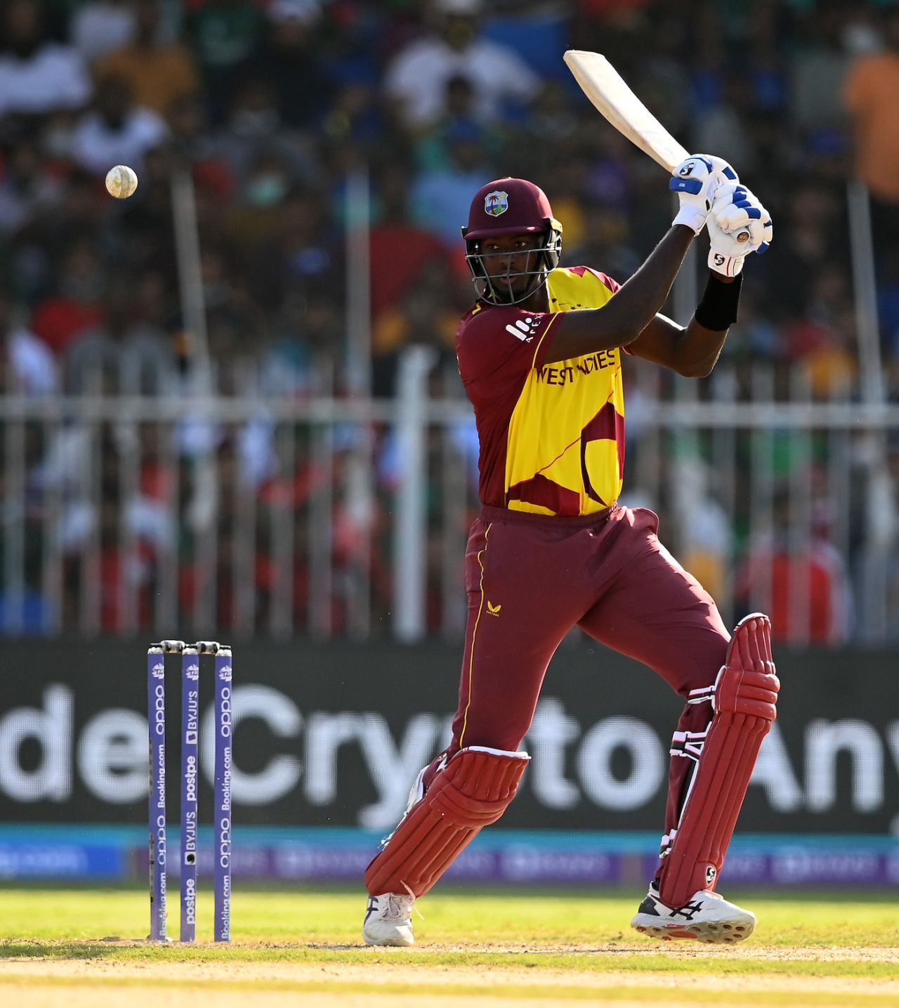 Jason Holder cuts during his 15* from five balls, Bangladesh vs West Indies, T20 World Cup, Group 1, Sharjah, October 29, 2021