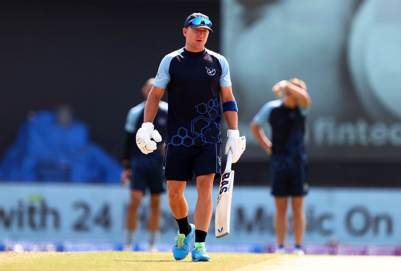 Craig Williams prepares to bat at training, Abu Dhabi, October 30, 2021
