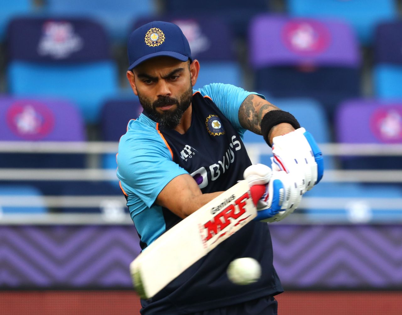 Virat Kohli has a hit before the start of the game, India vs New Zealand, T20 World Cup, Group 2, Dubai, October 31, 2021