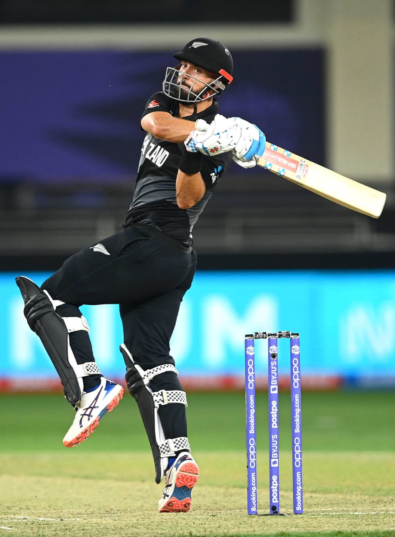 Daryl Mitchell hooks one away, India vs New Zealand, Group 1, T20 World Cup, Dubai, October 31, 2021