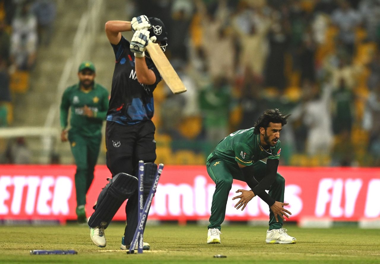 Hasan Ali celebrates dismissing Michael van Lingen, Namibia vs Pakistan, T20 World Cup, Group 2, Abu Dhabi, November 2, 2021