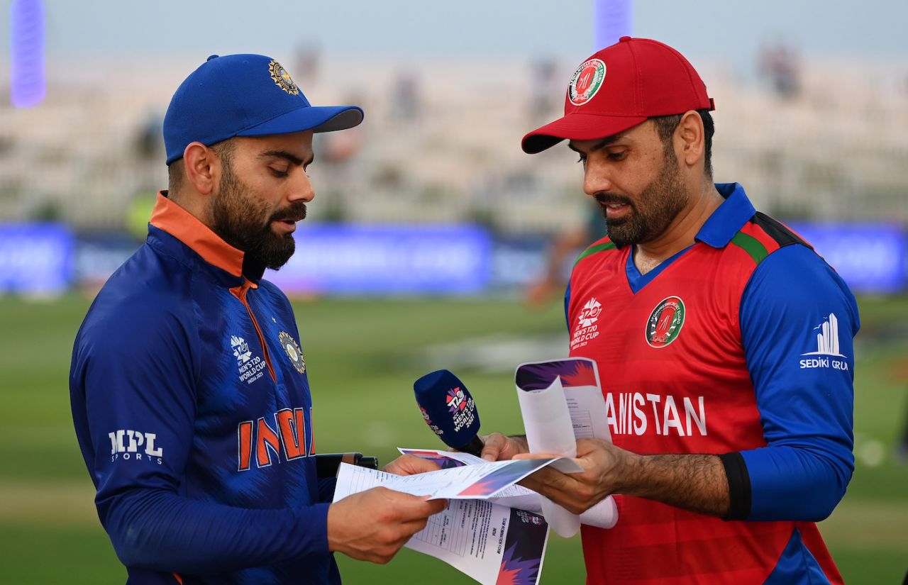 Virat Kohli and Mohammad Nabi exchange playing XI notes, Afghanistan vs India, T20 World Cup, Group 2, Abu Dhabi, November 3, 2021
