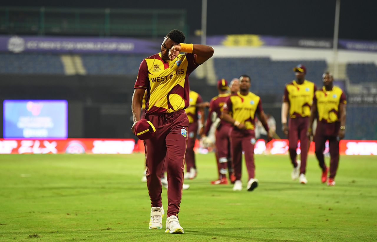 Dwayne Bravo walks off at the end of the Sri Lanka innings, Sri Lanka vs West Indies, Men's T20 World Cup 2021, Super 12s, Abu Dhabi, November 4, 2021