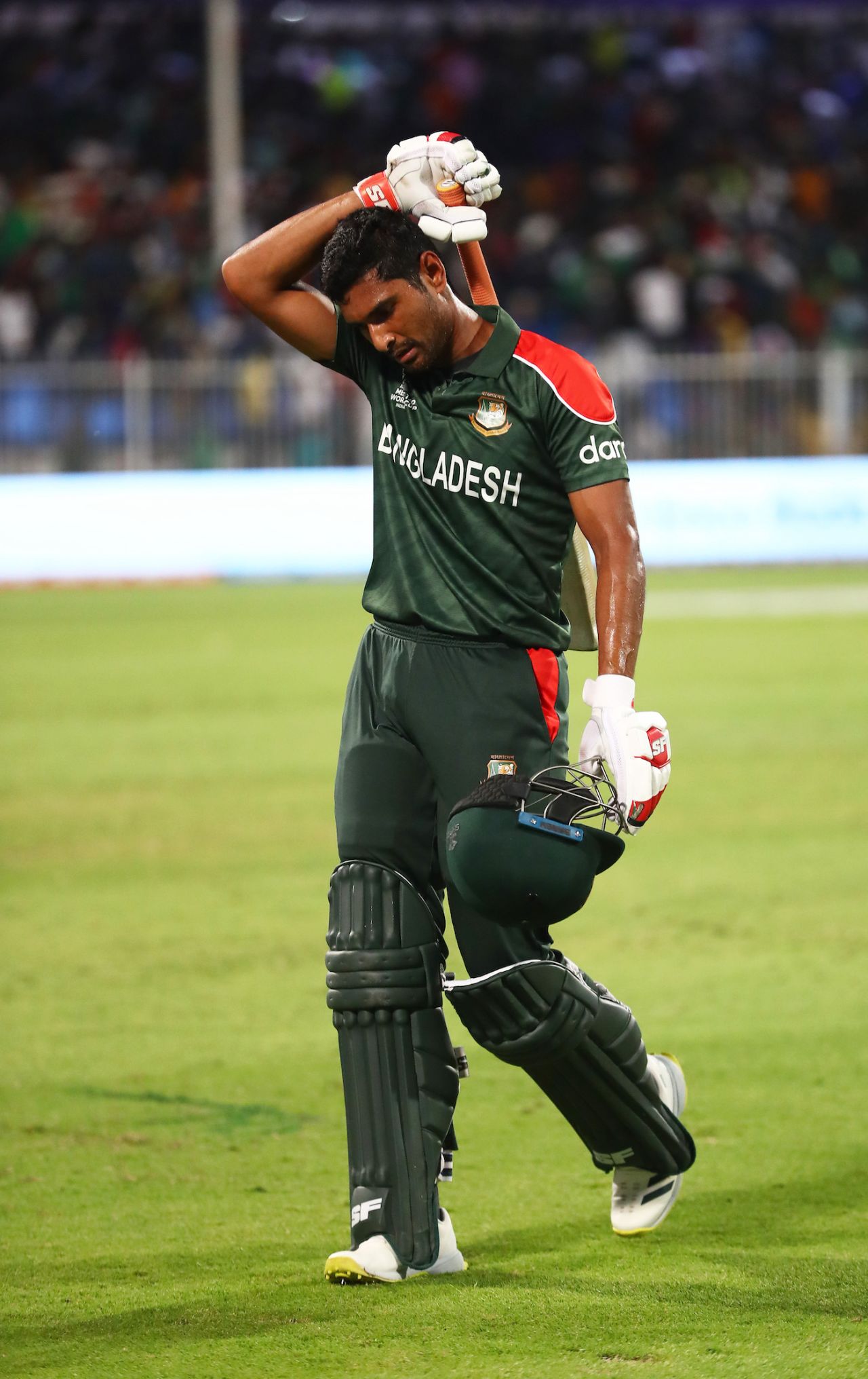 Mahmudullah cuts a dejected figure after Bangladesh's loss to West Indies, Sharjah, October 29, 2021