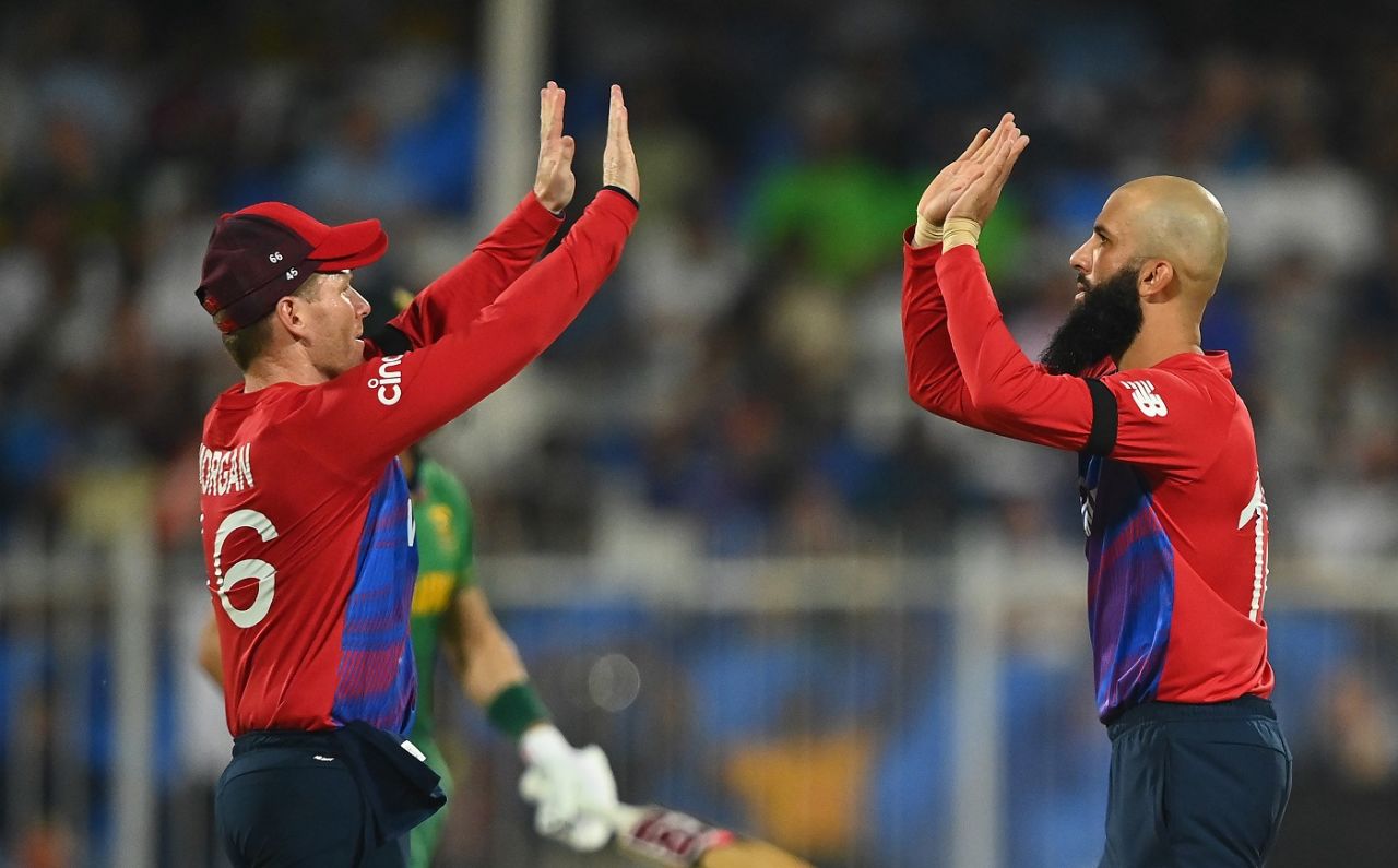 Moeen Ali and Eoin Morgan celebrate, England vs South Africa, T20 World Cup 2021, Sharjah, November 6, 2021