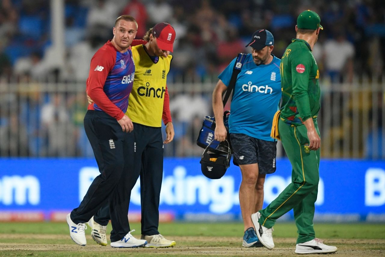 Jason Roy is taken off the field after getting injured, England vs South Africa, T20 World Cup 2021, Sharjah, November 6, 2021