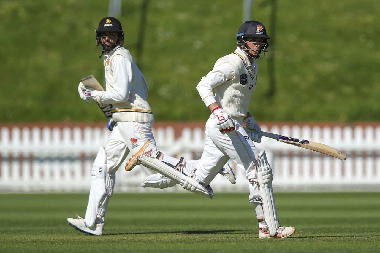 Jakob Bhula (L) and Nick Greenwood (R) run between the wickets, Wellington vs Canterbury, Plunket Shield 2021, Wellington, November 7, 2021