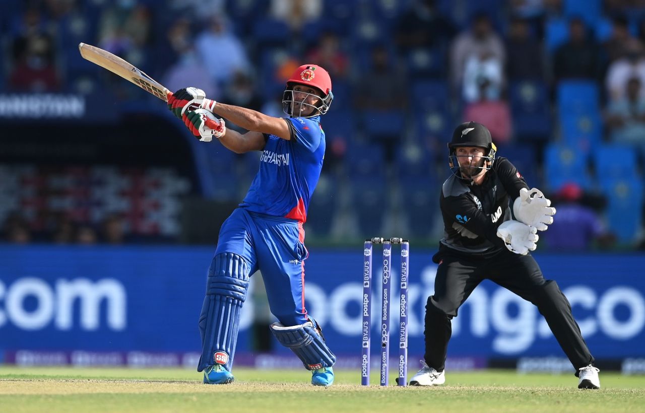 Najibullah Zadran swats one down the ground, Afghanistan vs New Zealand, T20 World Cup, Group 2, Abu Dhabi, November 7, 2021