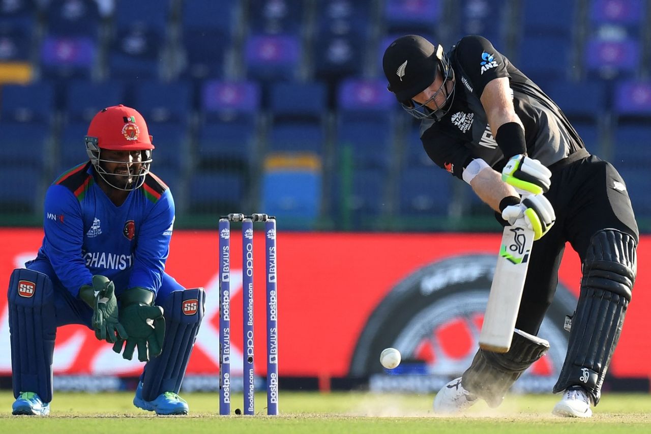 Martin Guptill looks to go down the ground, Afghanistan vs New Zealand, T20 World Cup, Group 2, Abu Dhabi, November 7, 2021