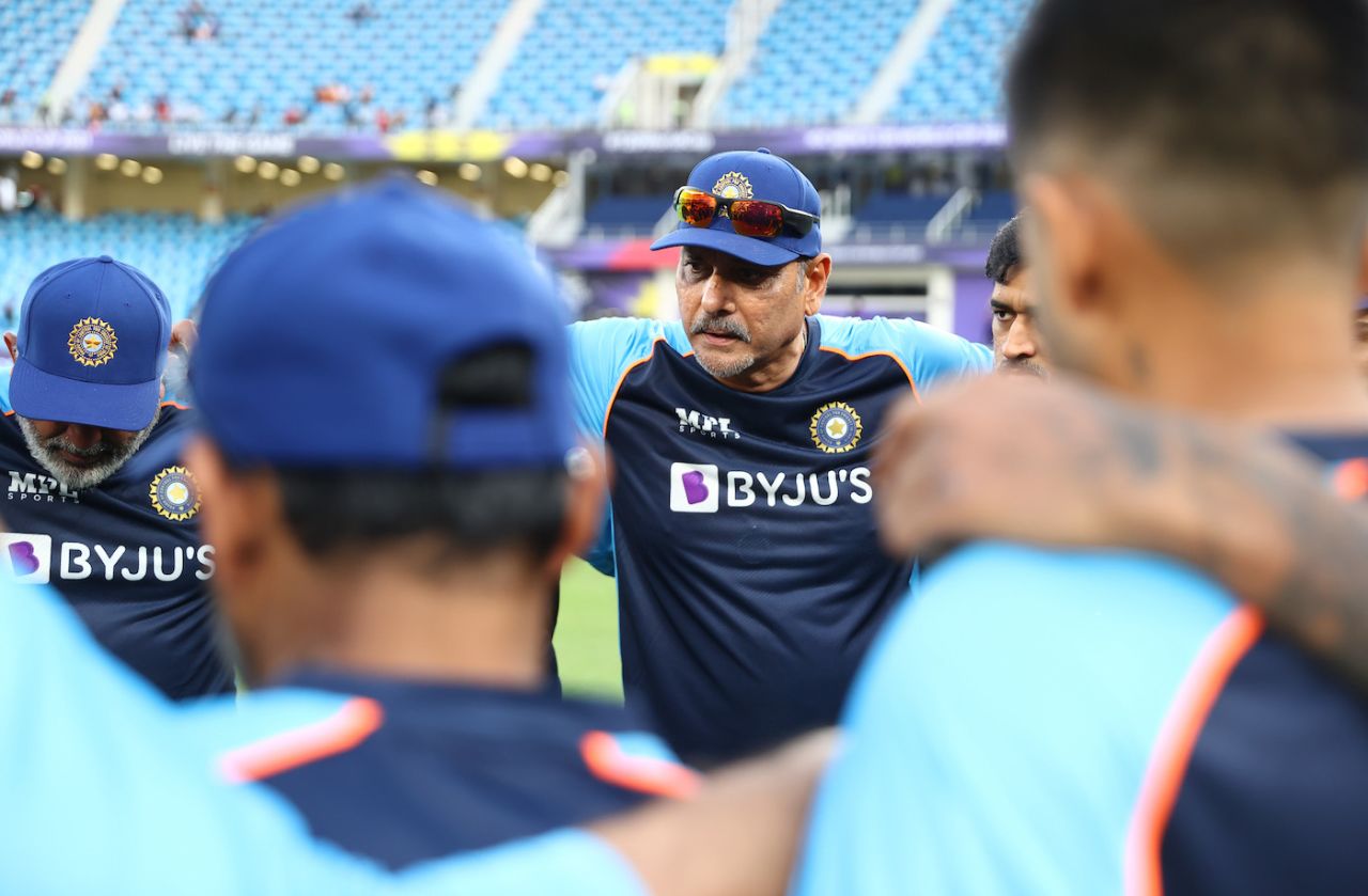 Ravi Shastri speaks to the team ahead of his last match in charge, India vs Namibia, T20 World Cup, Group 2, Dubai, November 8, 2021