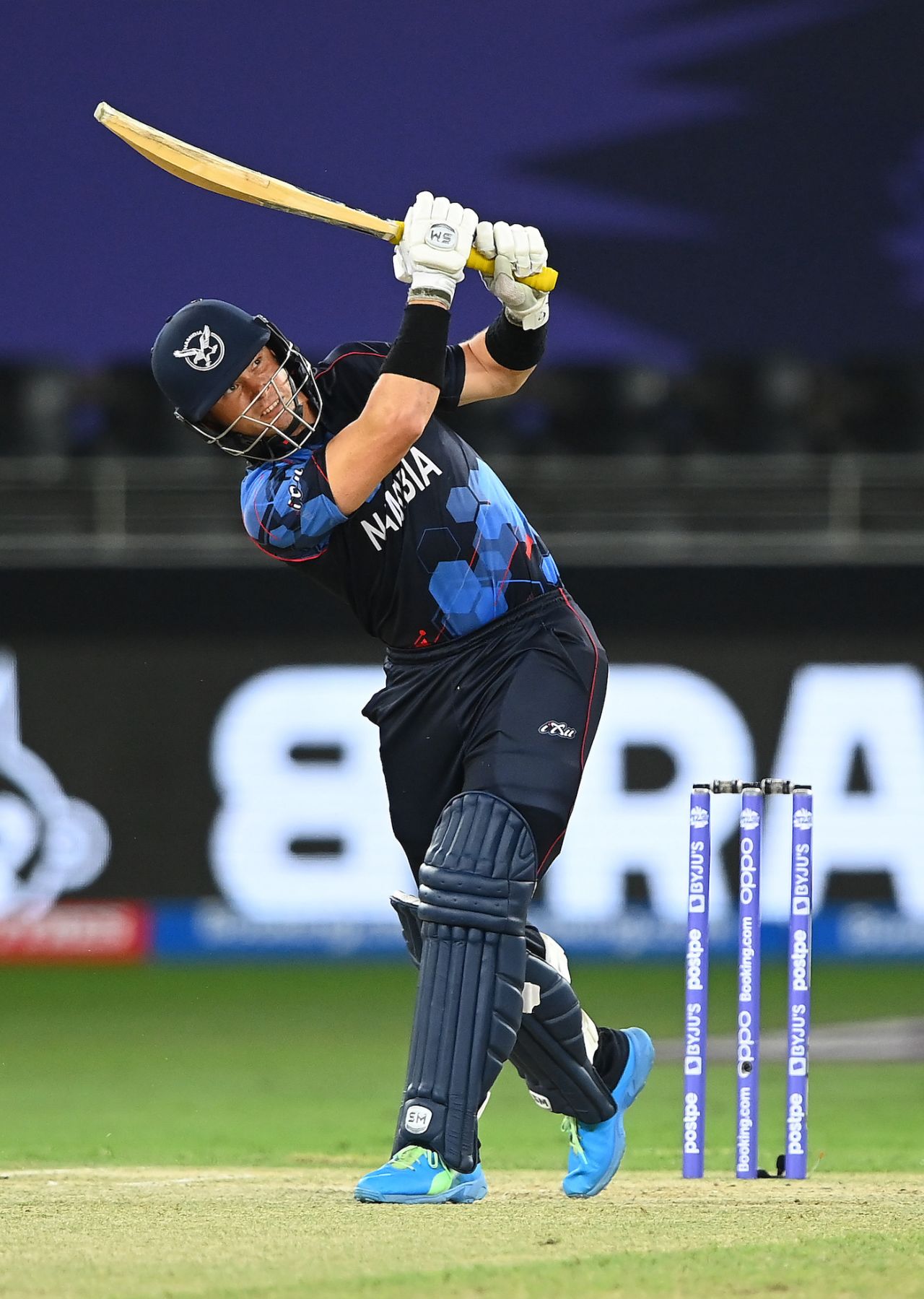 Stephan Baard sends Mohammed Shami over the midwicket boundary, India vs Namibia, T20 World Cup, Group 2, Dubai, November 8, 2021