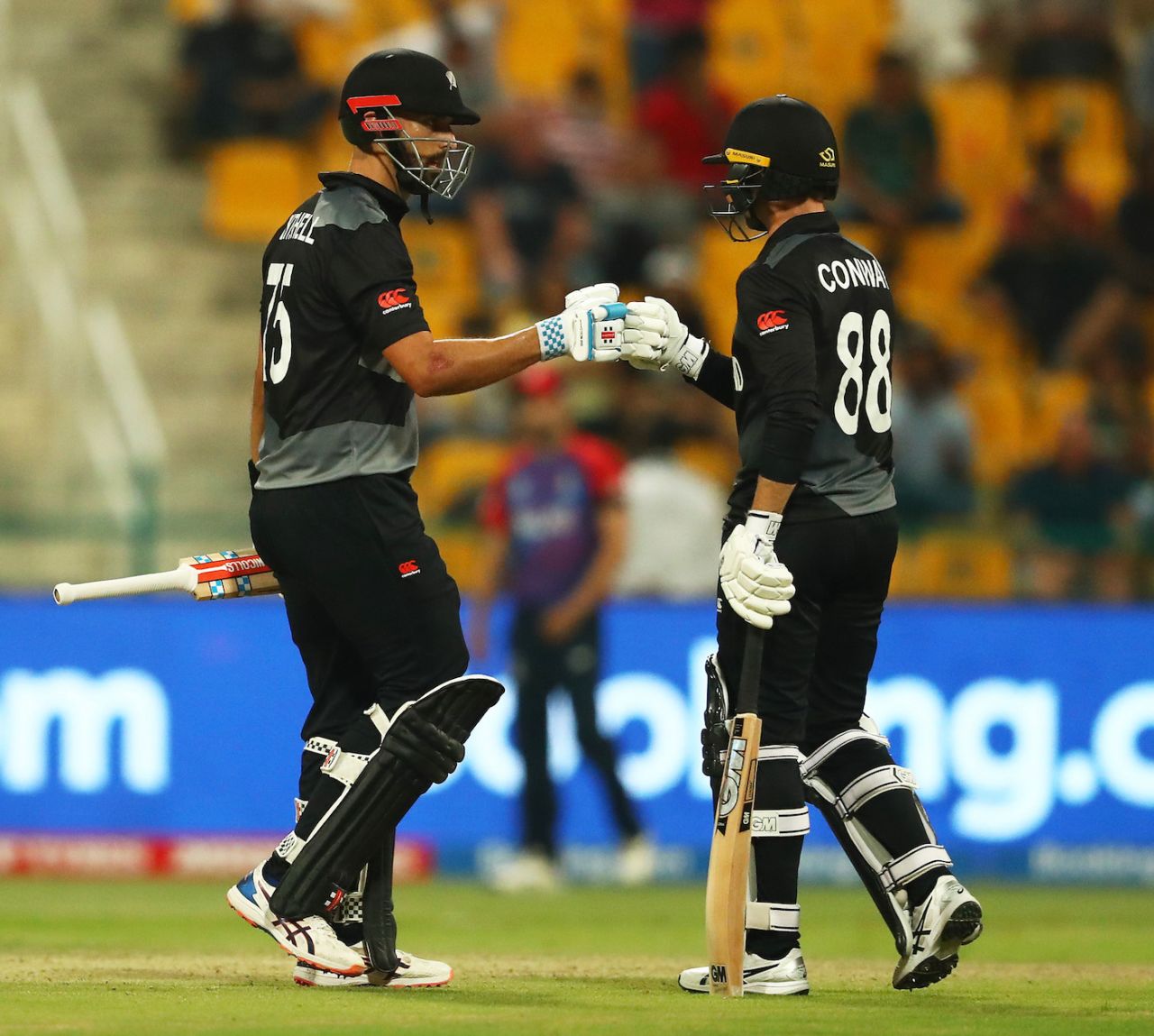 Daryl Mitchell and Devon Conway put together a solid third-wicket stand, England vs New Zealand, T20 World Cup, 1st semi-final, Abu Dhabi, November 10, 2021