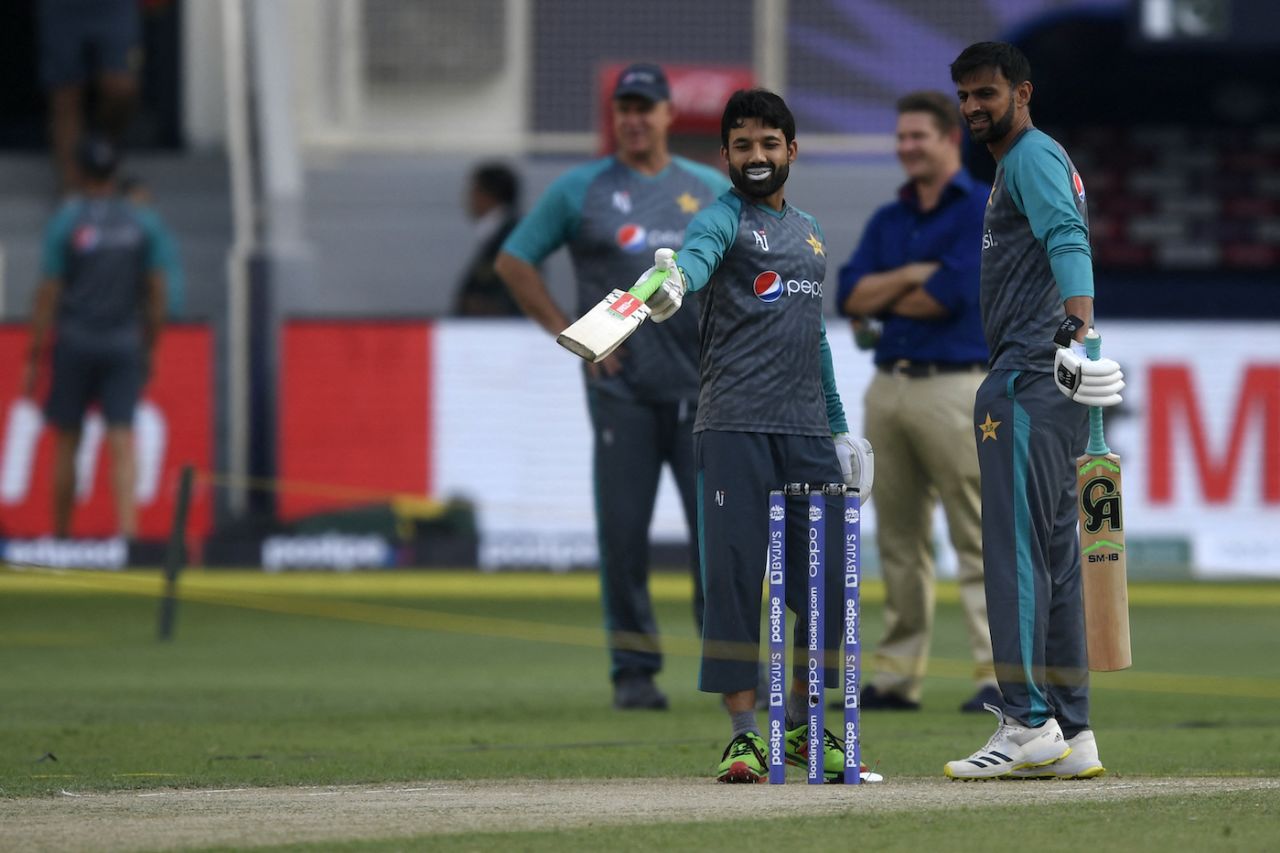 Mohammad Rizwan and Shoaib Malik have a look at the pitch, India vs Pakistan, T20 World Cup 2021, Group 2, Dubai, October 24, 2021