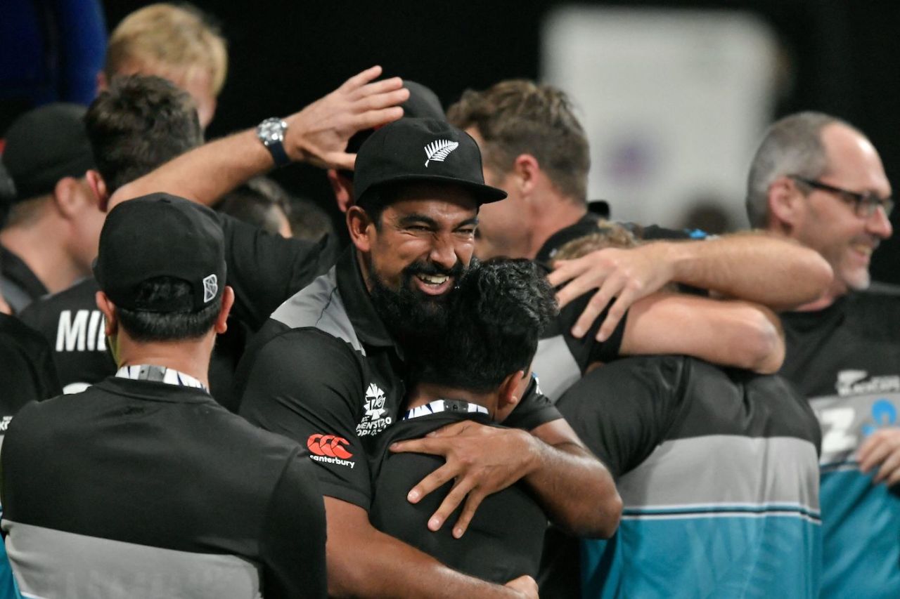 The New Zealand contingent celebrates a hard-fought win, England vs New Zealand, T20 World Cup, 1st semi-final, Abu Dhabi, November 10, 2021