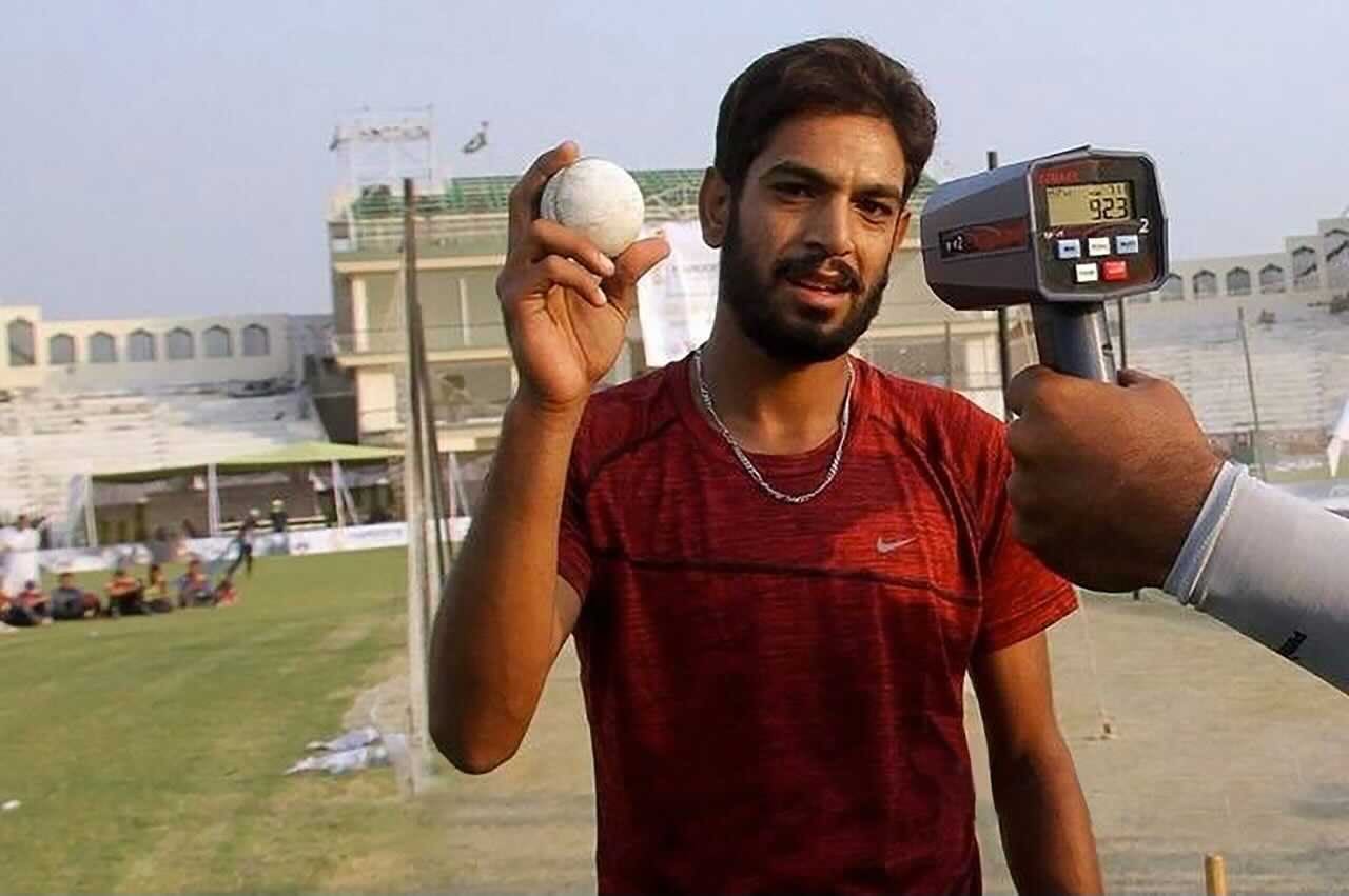 Haris Rauf holds up a ball, Lahore