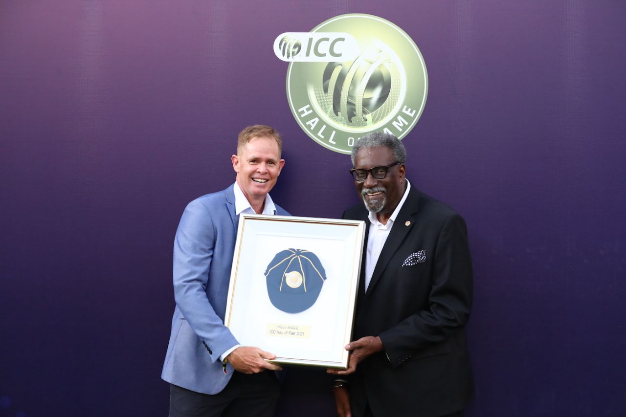 Mahela Jayawardene was inducted into the ICC Hall of Fame by Clive Lloyd, Australia vs New Zealand, T20 World Cup final, Dubai, November 14, 2021