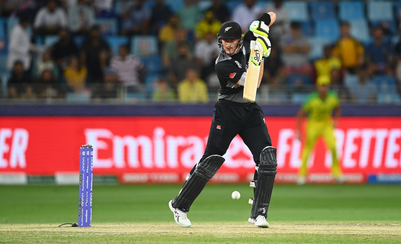 Martin Guptill punches through the off side, Australia vs New Zealand, T20 World Cup final, Dubai, November 14, 2021