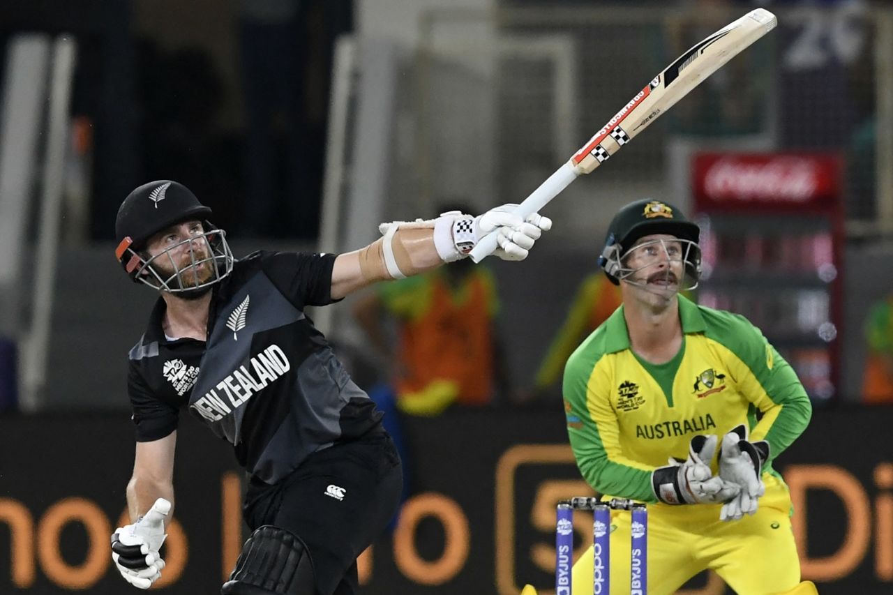 Kane Williamson hits a one-handed six, Australia vs New Zealand, T20 World Cup final, Dubai, November 14, 2021