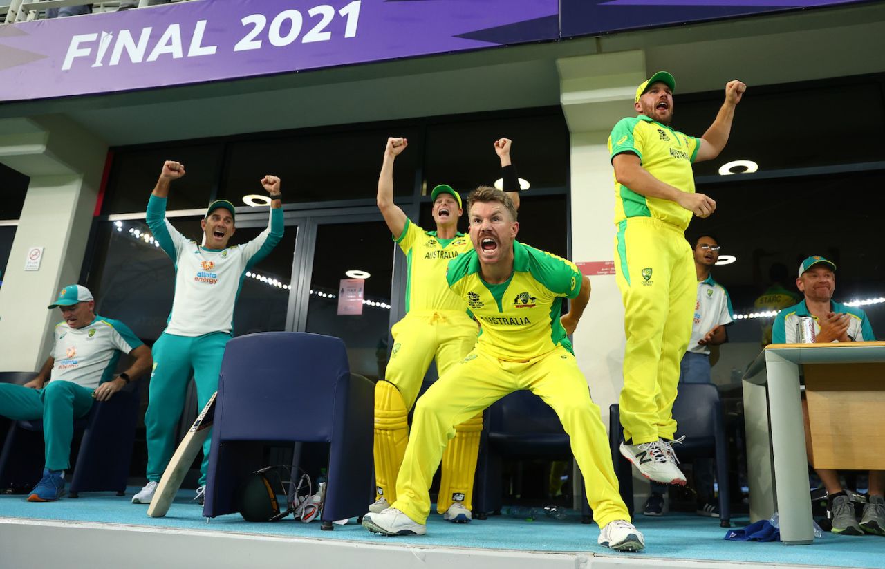 Justin Langer, Steven Smith, David Warner and Aaron Finch react as the winning runs are hit, Australia vs New Zealand, T20 World Cup final, Dubai, November 14, 2021