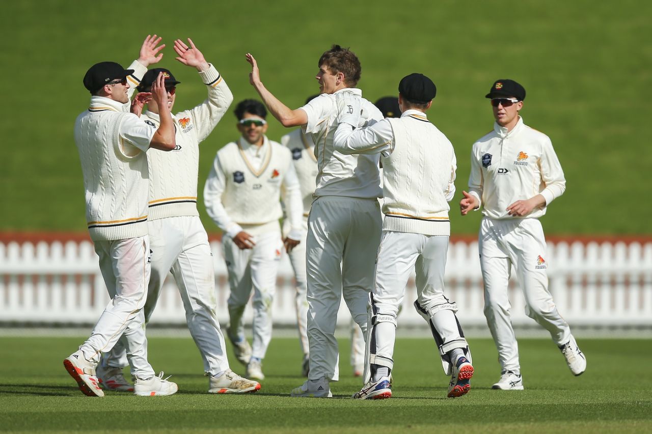 Ben Sears picked up a five-for, Wellington vs Central Districts, day 2, Basin Reserve, Plunket Shield, November 16, 2021