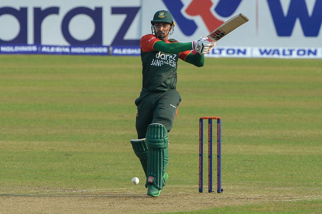 Nurul Hasan in action, Bangladesh vs Pakistan, 1st T20I, Dhaka, November 19, 2021