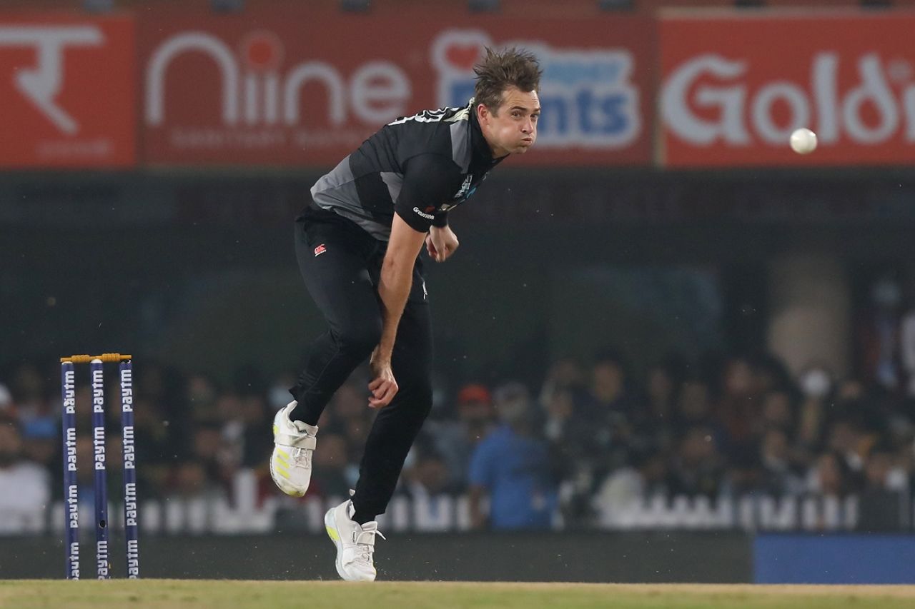 Tim Southee in his follow-through, India vs New Zealand, 2nd T20I, Ranchi, November 19, 2021