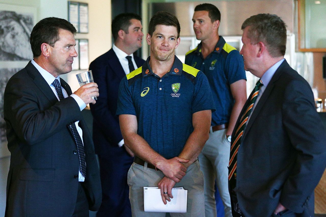 Mark Taylor talks with Tim Paine, Melbourne, October 29, 2018