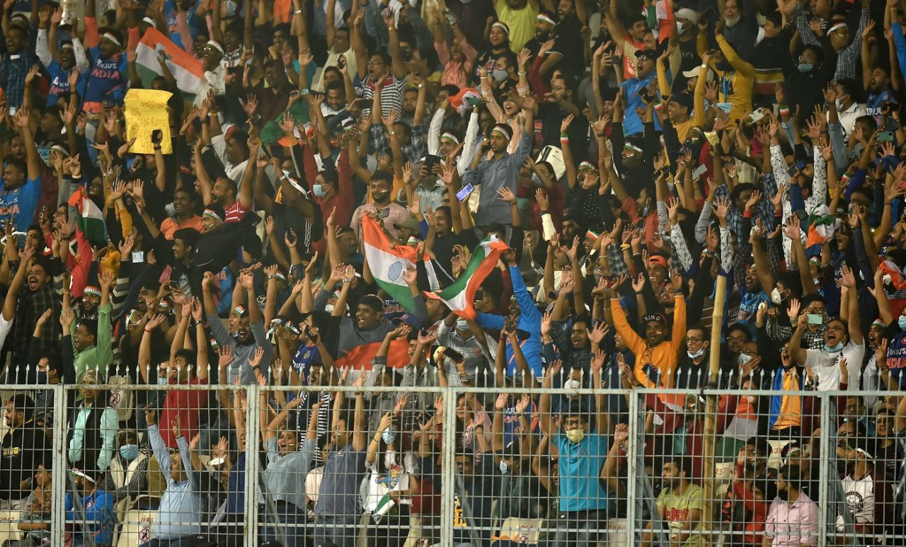 The fans at Eden Gardens enjoy the match, India vs New Zealand, 3rd T20I, Kolkata, November 21, 2021