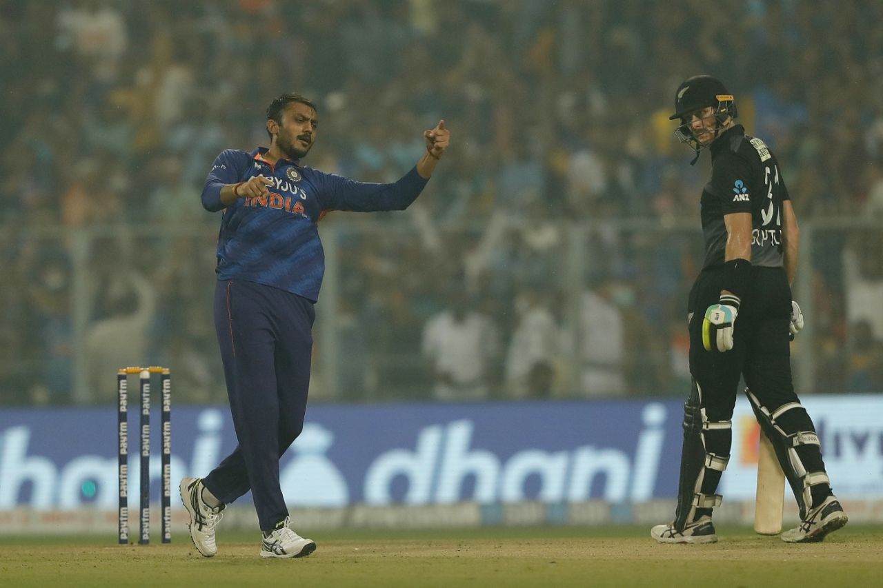 Axar Patel celebrates a wicket, India vs New Zealand, 3rd T20I, Kolkata, November 21, 2021