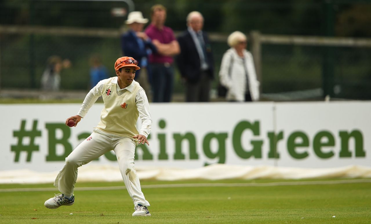 Saqib Zulfiqar fields a ball, Ireland v Netherlands, Intercontinental Cup, 1st day, Dublin, August 15, 2017 
