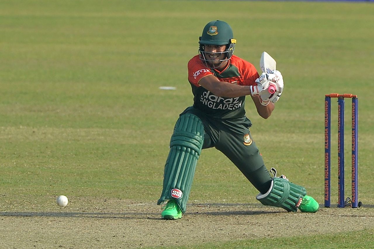 Mohammad Naim sweeps, Bangladesh vs Pakistan, 3rd T20I, Dhaka, November 22, 2021