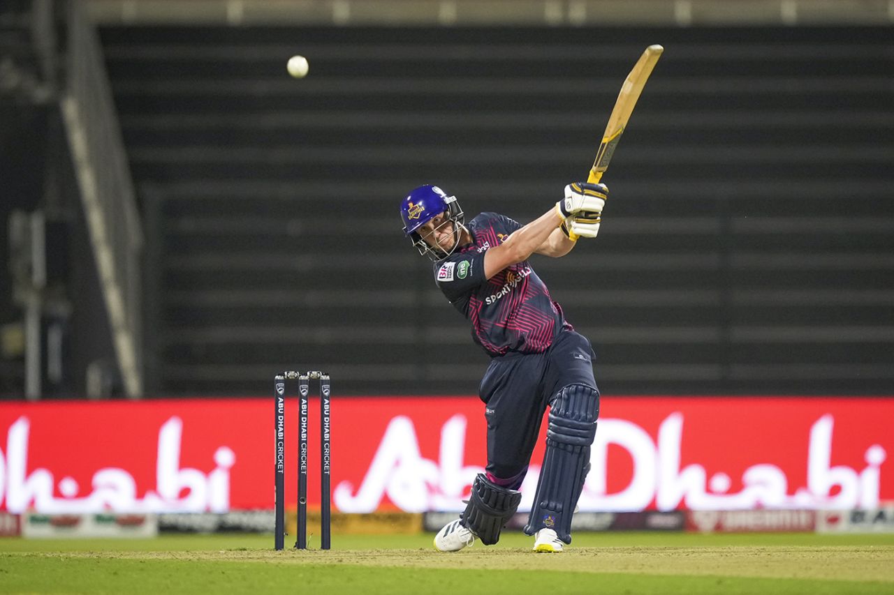 Tom Kohler-Cadmore clubs down the ground, Deccan Gladiators vs Delhi Bulls, Abu Dhabi T10, Zayed Cricket Ground, November 22, 2021