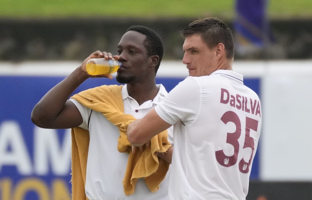 Joshua Da Silva and Nkrumah Bonner refresh themselves on the fifth morning, Sri Lanka vs West Indies, 1st Test, Galle, 5th day, November 25, 2021