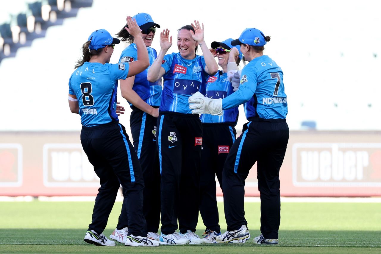 Megan Schutt celebrates the wicket of Josie Dooley, WBBL Challenger, Melbourne Renegades v Adelaide Strikers, November 25, 2021
