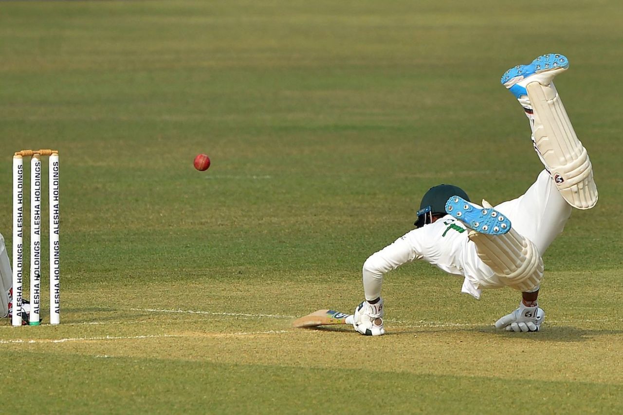 Liton Das puts in an acrobatic dive to make his ground, Bangladesh vs Pakistan, 1st Test, Chattogram, 1st day, November 26, 2021