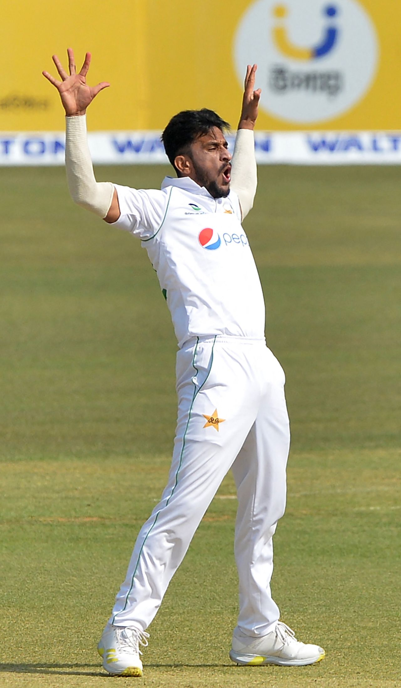 Hasan Ali brings out his trademark celebration, Bangladesh vs Pakistan, 1st Test, Chattogram, 2nd day, November 27, 2021