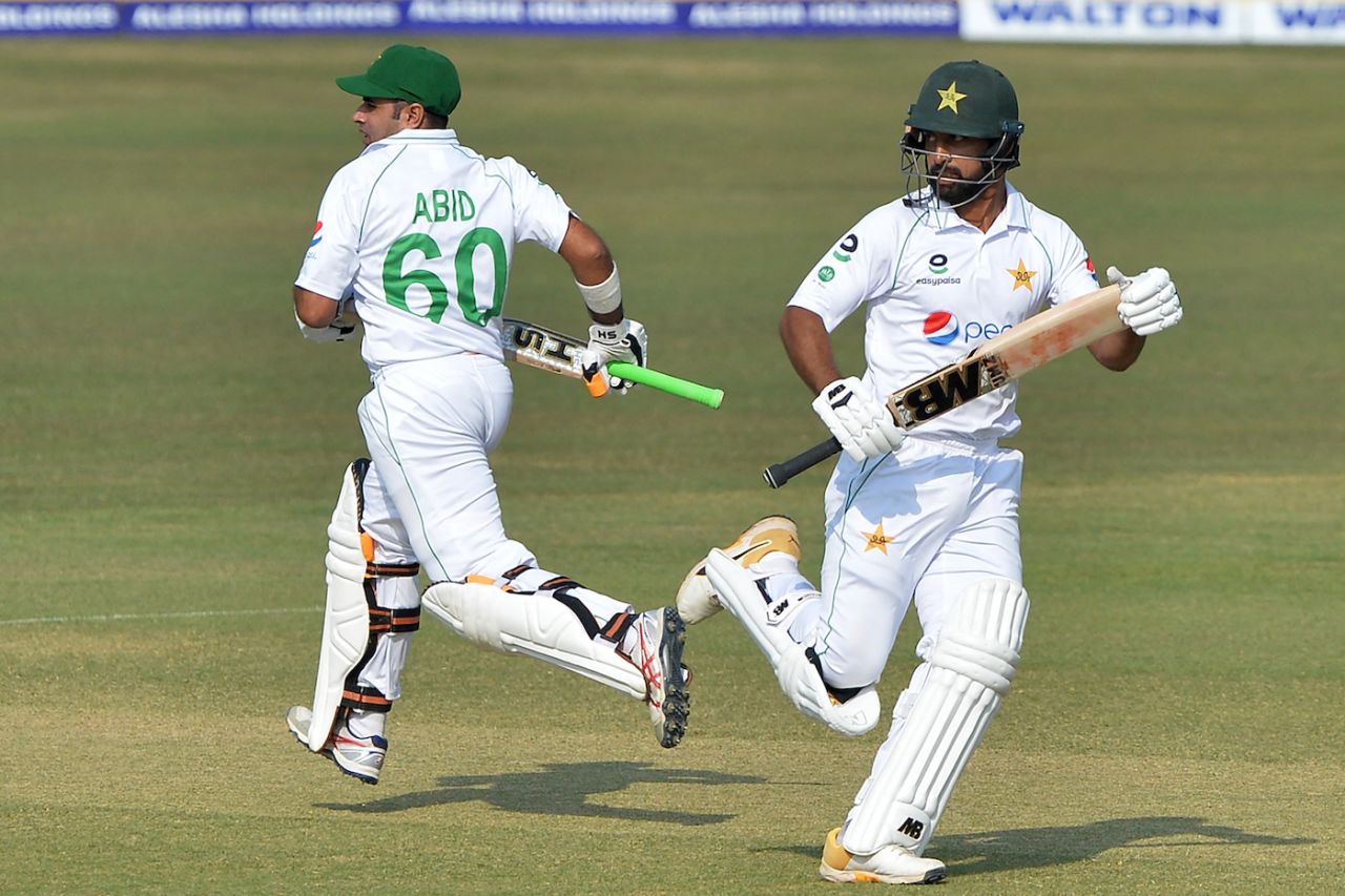 Abid Ali and Abdullah Shafique run across for a single, Bangladesh vs Pakistan, 1st Test, Chattogram, 2nd day, November 27, 2021