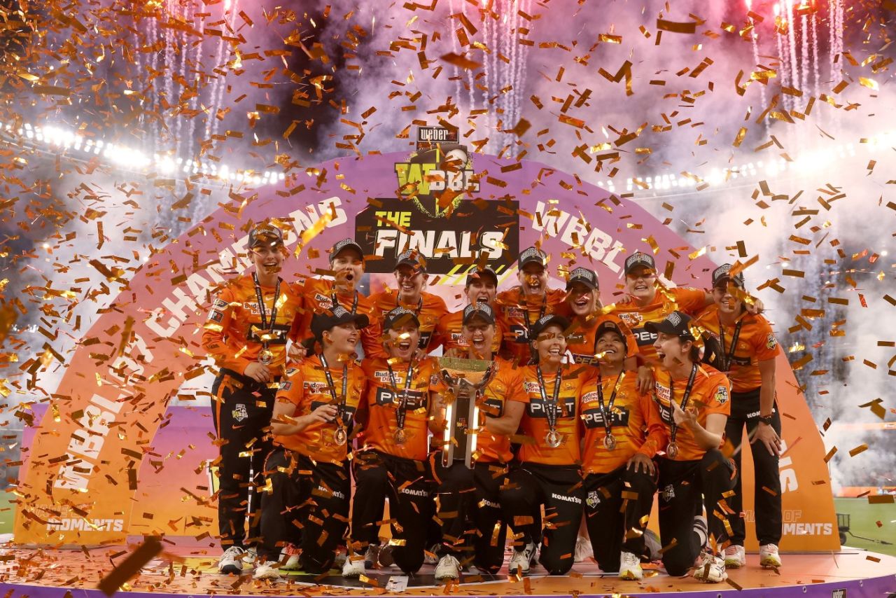 Perth Scorchers claim their first WBBL trophy, Perth Scorchers v Adelaide Strikers, WBBL final, November 27, 2021