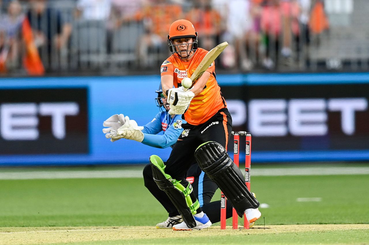 Marizanne Kapp played a crucial innings, Perth Scorchers v Adelaide Strikers, WBBL final, November 27, 2021