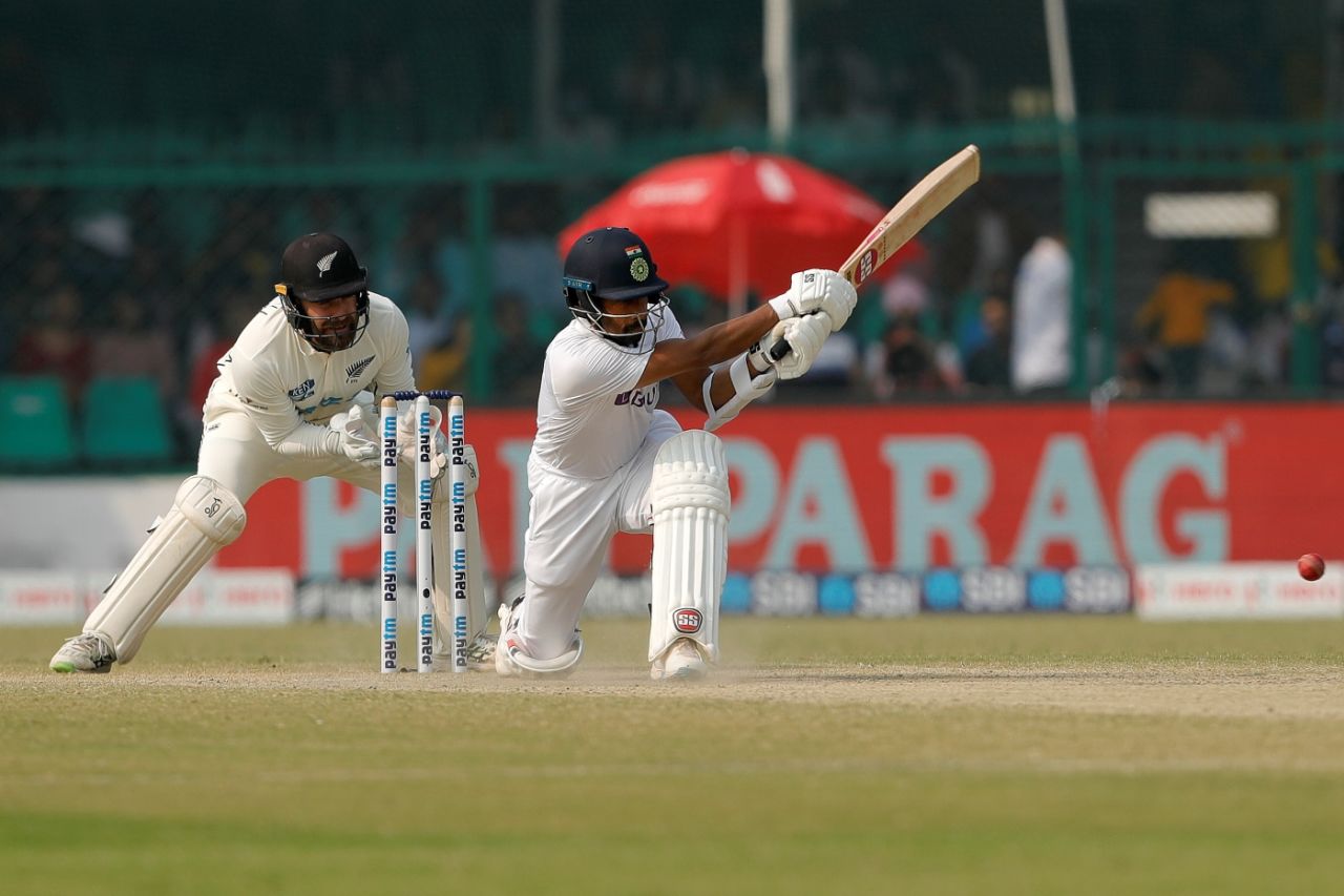 Wriddhiman Saha was busy at the crease, India vs New Zealand, 1st Test, Kanpur, 4th day, November 28, 2021
