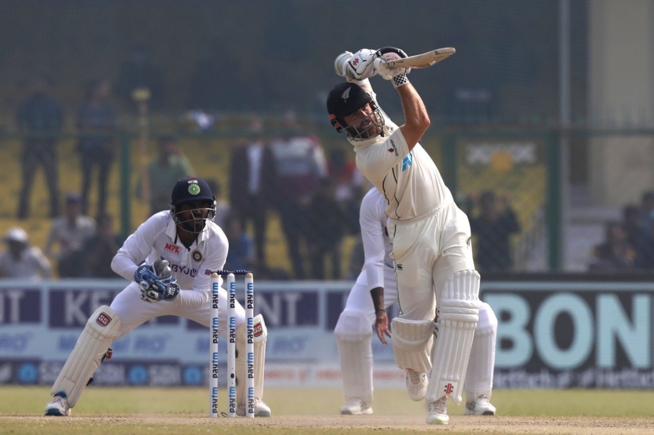 Kane Williamson lofts down the ground, India vs New Zealand, 1st Test, Kanpur, 5th day, November 29, 2021