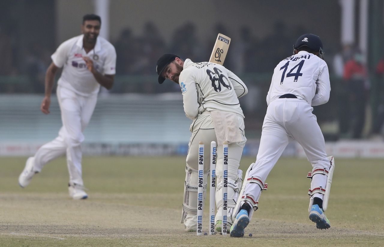 Tom Blundell is bowled by R Ashwin, India vs New Zealand, 1st Test, Kanpur, 5th day, November 29, 2021