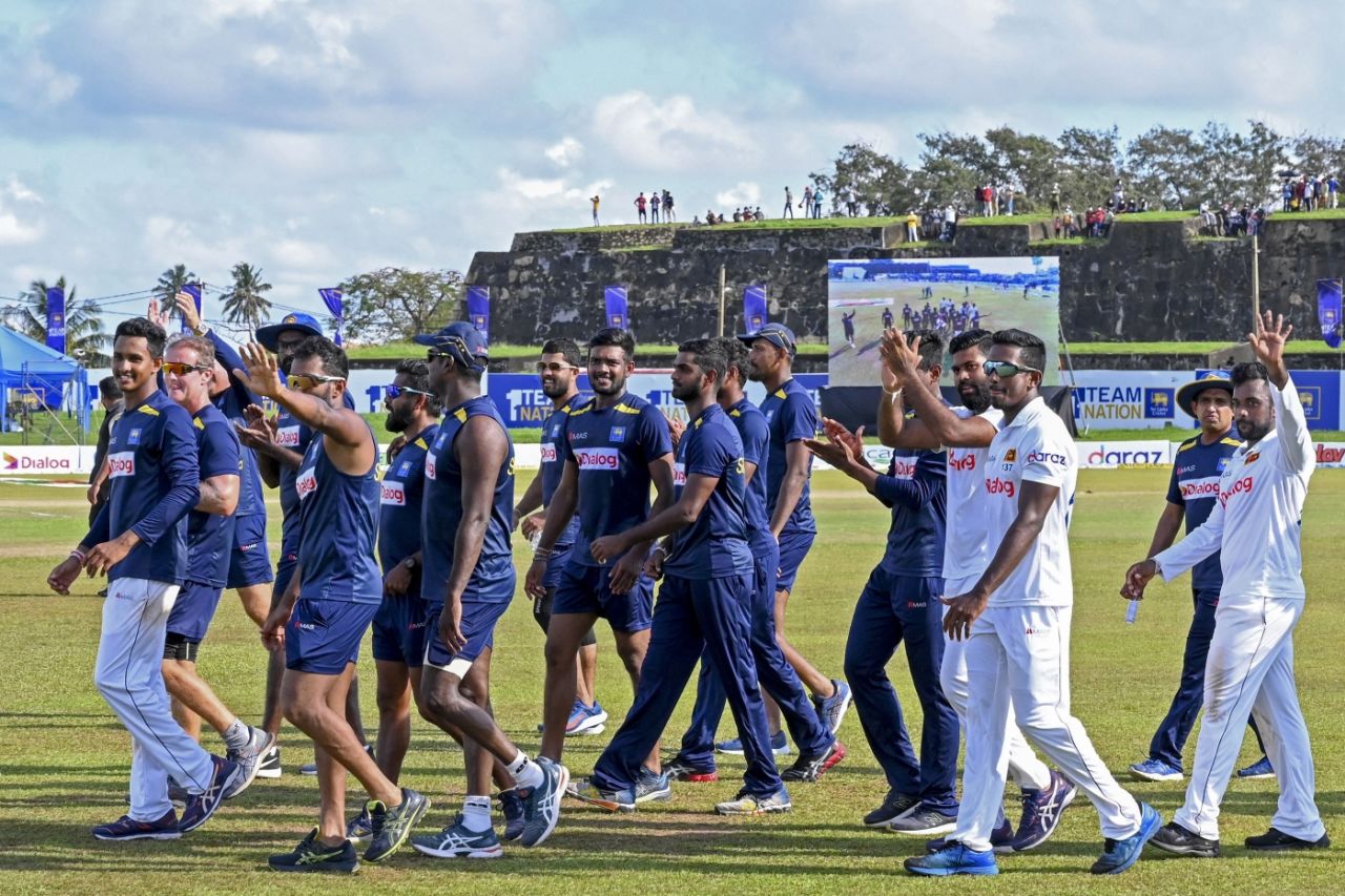 Sri Lanka's players take a victory lap around the Galle International Stadium, Sri Lanka v West Indies, 2nd Test, Galle, December 3, 2021