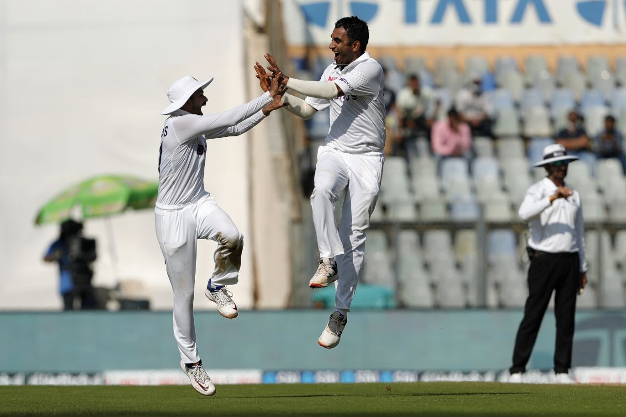 Jayant Yadav picked up a wicket in his first over on comeback, India vs New Zealand, 2nd Test, Wankhede, 2nd day, December 4, 2021