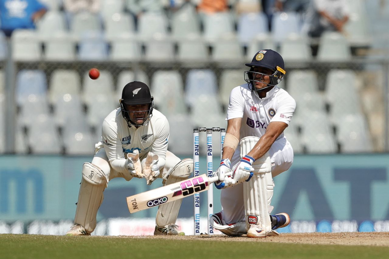 Shubman Gill goes for a reverse sweep, India vs New Zealand, 2nd Test, Mumbai, 3rd day, December 5, 2021