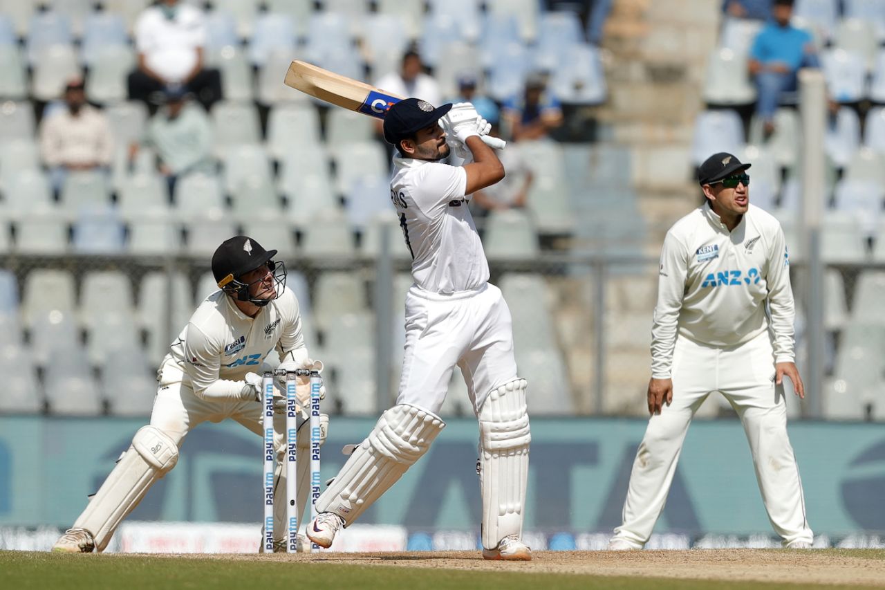 Shreyas Iyer attacked from the beginning, India v New Zealand, 3rd Test, Mumbai, 3rd day, December 5, 2021