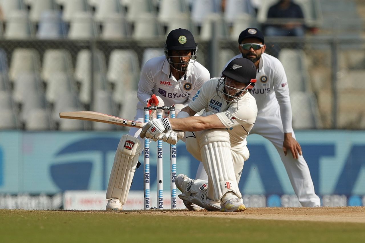 Henry Nicholls goes for the sweep, India vs New Zealand, 2nd Test, Mumbai, 4th day, December 6, 2021