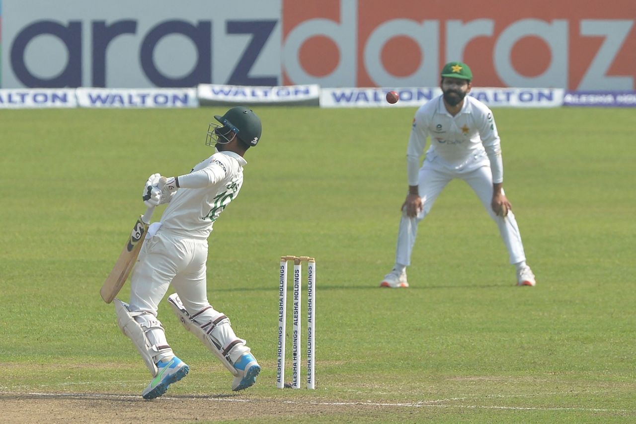 Liton Das sways out of the way of a bouncer, Bangladesh vs Pakistan, 2nd Test, 5th day, Dhaka, December 8, 2021